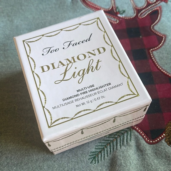 Too Faced Diamond Light highlighter